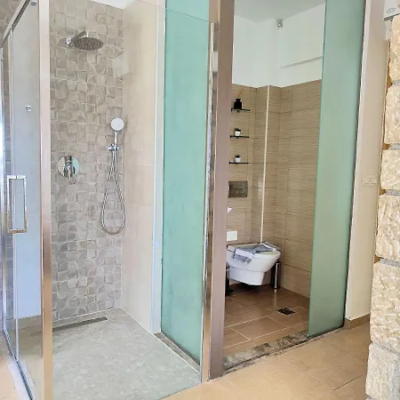 Costamare - Enjoy Lazy Days On The Private Pool-jacuzzi Vila