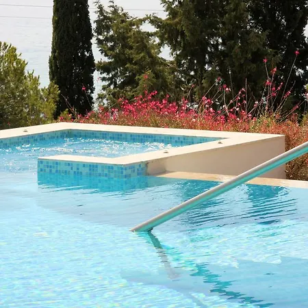 Vila Costamare - Enjoy Lazy Days On The Private Pool-jacuzzi *