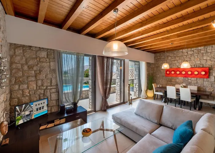 Costamare - Enjoy Lazy Days On The Private Pool-jacuzzi * Pefki