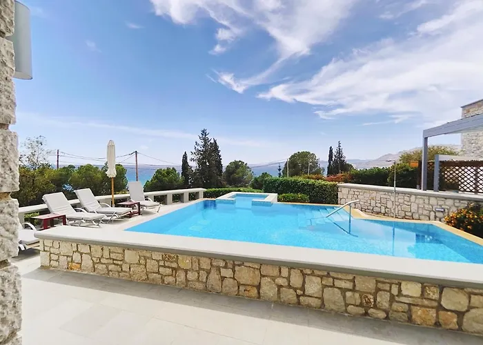 Costamare - Enjoy Lazy Days On The Private Pool-jacuzzi فيلة *