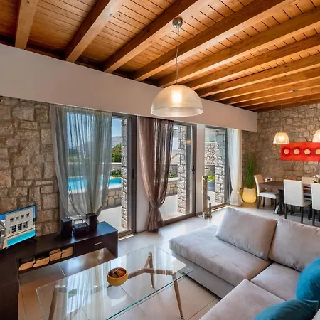 Villa Costamare - Enjoy Lazy Days On The Private Pool-Jacuzzi * Pefki (Rhodes)