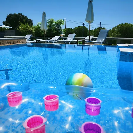 Villa Costamare - Enjoy Lazy Days On The Private Pool-Jacuzzi *