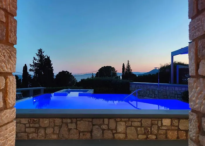Costamare - Enjoy Lazy Days On The Private Pool-jacuzzi فيلة *