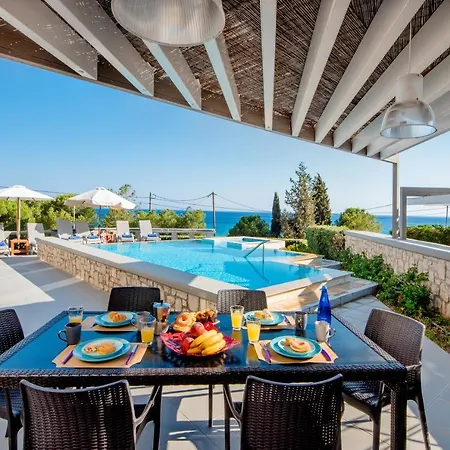 Costamare - Enjoy Lazy Days On The Private Pool-jacuzzi Willa *