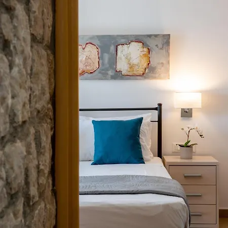 Costamare - Enjoy Lazy Days On The Private Pool-jacuzzi Villa *