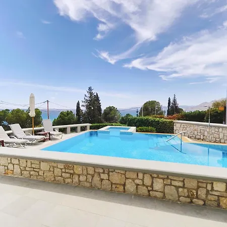 Costamare - Enjoy Lazy Days On The Private Pool-jacuzzi Villa *