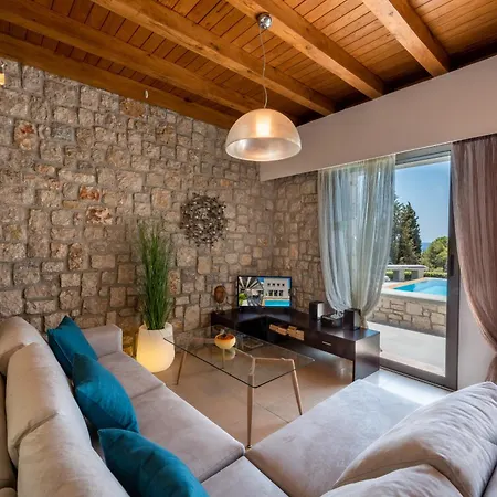 Costamare - Enjoy Lazy Days On The Private Pool-jacuzzi *