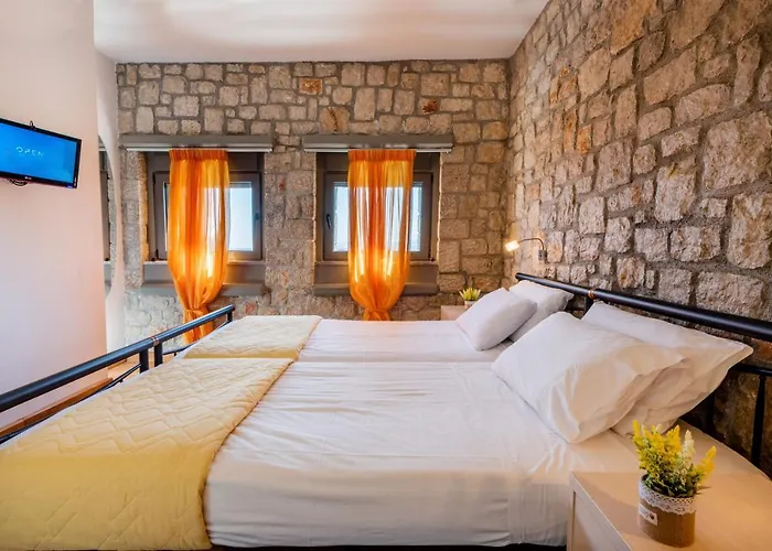 Costamare - Enjoy Lazy Days On The Private Pool-jacuzzi Villa *