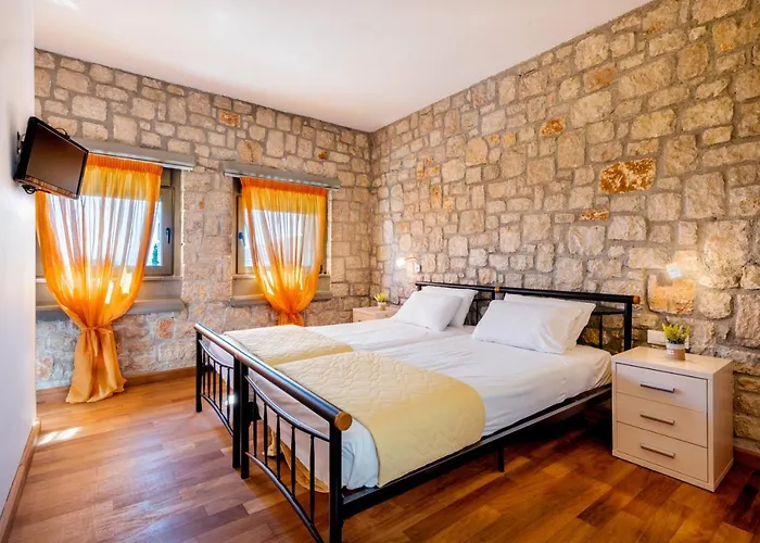 Costamare - Enjoy Lazy Days On The Private Pool-jacuzzi Villa