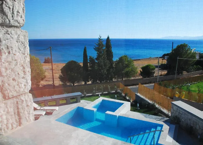 Costamare - Enjoy Lazy Days On The Private Pool-jacuzzi וילה