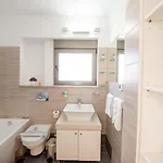 Vila Costamare - Enjoy Lazy Days On The Private Pool-jacuzzi *