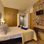 Costamare - Enjoy Lazy Days On The Private Pool-jacuzzi Vila