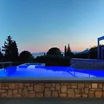 Costamare - Enjoy Lazy Days On The Private Pool-jacuzzi Vila *