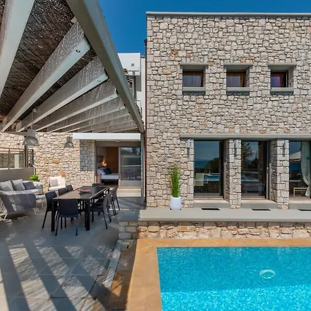 Villa Costamare - Enjoy Lazy Days On The Private Pool-Jacuzzi Pefki