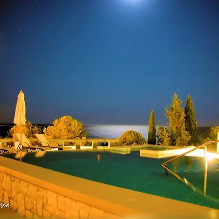 Villa Costamare - Enjoy Lazy Days On The Private Pool-Jacuzzi *